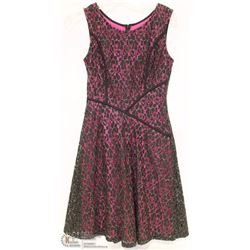 SIZE SMALL LACE OVERLAY SLEEVELESS MID LENGTH