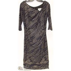 SIZE LARGE 3/4 LENGTH DRESS, 3/4 SLEEVE BLUE