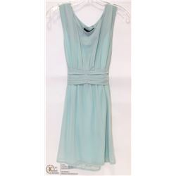 SIZE LARGE CHIFFON PLEATED SLEEVELESS DRESS MID