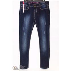 BH JEANS WAIST SIZE 30 SKINNY FIT MID RISE DISTRESS W/