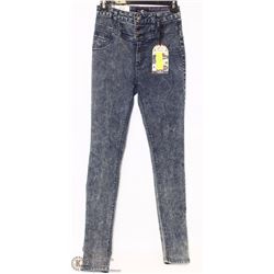 CELLO SIZE 9 HIGH RISE 3 BUTTON FEATURE JEGGINGS