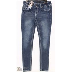 CROCKER BRAND JEANS SIZE 11 SKINNY FIT WHITE