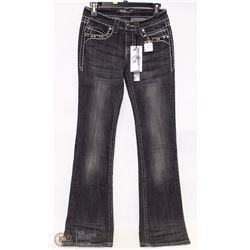 CIELO SIZE 3 BOOT CUT LOW RISE BLACK & WHITE