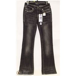 CIELO SIZE 5 BOOT CUT LOW RISE BLACK & WHITE