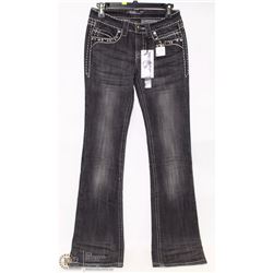 CIELO SIZE 5 BOOT CUT LOW RISE BLACK & WHITE