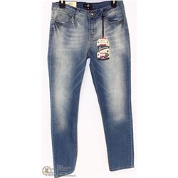 CELLO SIZE 11 LIGHT WASH SKINNY JEAN