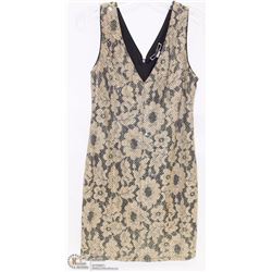 SIZE LARGE SLEEVELESS MID LENGTH PLUNGING NECK