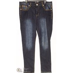 DB JEANS SIZE 18 MED HIGH RISE STRAIGHT LEG SLIGHT