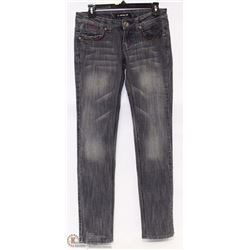 EZ IMPORTS SIZE 25 LOW RISE STRAIGHT LEG JEANS