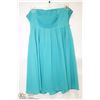 Image 2 : SIZE SMALL TEAL STRAPLESS EMPIRE WAIST PLEATED DR