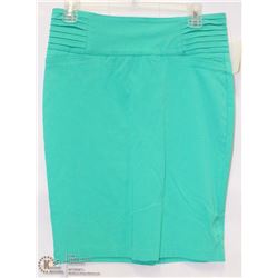 SIZE LARGE TEAL PENCIL STRETCH FIT  SKIRT, MID