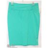 Image 1 : SIZE LARGE TEAL PENCIL STRETCH FIT  SKIRT, MID
