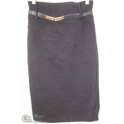 SIZE SMALL BLACK STRETCH PENCIL SKIRT, TOP KNEE