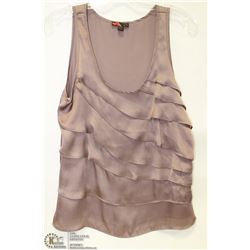 SIZE MEDIUM DEEP SCOOP NECK RUFFLED BLOUSE WITH