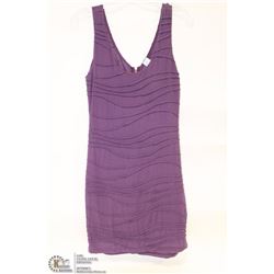 SIZE LARGE PURPLE SLEEVELESS SCOOP NECK WITH