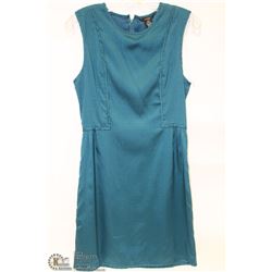 SIZE SMALL GREEN SLEEVELESS ALINE DRESS WITH SMALL