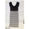 Image 1 : SIZE LARGE BLACK/WHITE CAP SLEEVE 3/4 LENGTH DRESS