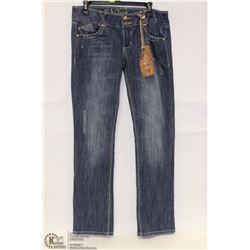 NISSI SIZE 11 STRAIGHT LEG MILD DISTRESS