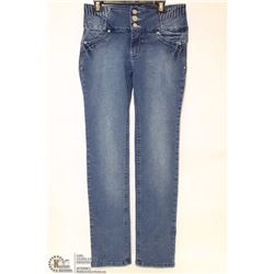 XICA JEANS SIZE 7 TRIPLE BUTTON HALF FLY STRAIGHT