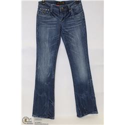 VO JEANS  WAIST SIZE 30 STRAIGHT LEG MODERATE FADING