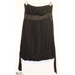 SIZE SMALL BLACK STRAPLESS TOP WITH BLACK METAL