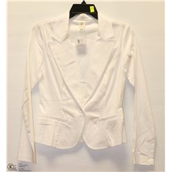 SIZE SMALL WHITE JACKET WITH FAUX FRONT POCKETS