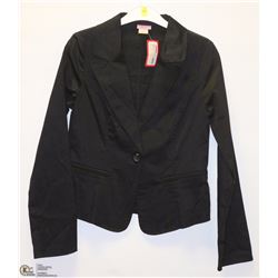 SIZE XL WHITE BLAZER WITH FAUX FRONT POCKET