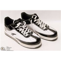 MENS BLACK AND WHITE LED SHOES SOLD AS IS M 13