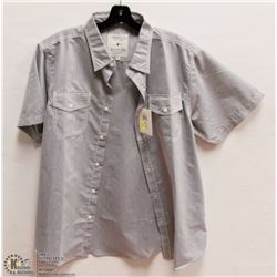 MENS SIZE XL SHORT SLEEVED BUTTON DOWN