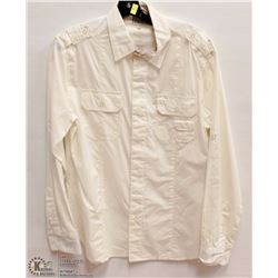 MENS SIZE MEDIUM LONG SLEEVED BUTTON DOWN