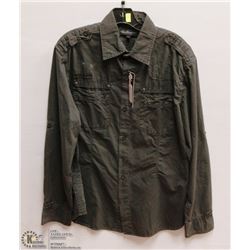 MENS SIZE LARGE LONG SLEEVED BUTTON DOWN