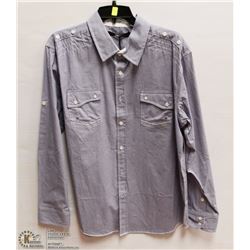 MENS SIZE XLARGE LONG SLEEVED BUTTON DOWN