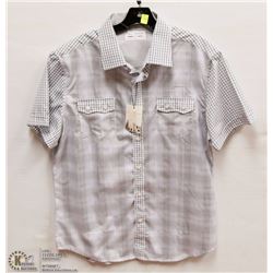 MENS SIZE 2 XLARGE SHORT SLEEVED BUTTON DOWN