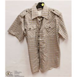 MENS SIZE MEDIUM SHORT SLEEVED BUTTON DOWN