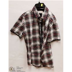 MENS SIZE MEDIUM SHORT SLEEVED BUTTON DOWN