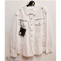 MENS SIZE 2 XLARGE LONG SLEEVED SNAP DOWN