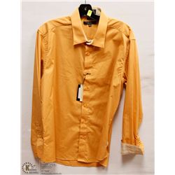MENS SIZE XLARGE LONG SLEEVED BUTTON DOWN