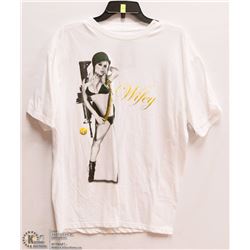 MENS SIZE2 XLARGE TITS WIFEY ARMY GRAPHIC T-SHIRT