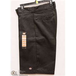 MENS SIZE 38 KLAY BRAND WHITE CARGO SHORTS