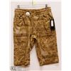 Image 1 : MENS SIZE SMALL WHEAT TRIBAL PATTERNED SHORTS