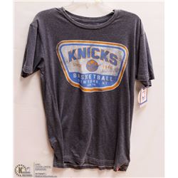 MENS SIZE LARGE NEW YORK KNICKS T-SHIRT
