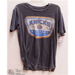 MENS SIZE MEDIUM NEW YORK KNICKS T-SHIRT
