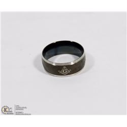 MEN'S RING IN CLEAR STORAGE