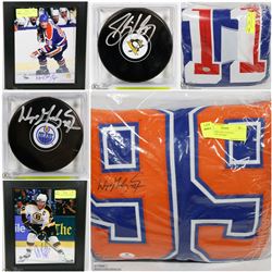 FEATURED ITEMS: SIGNED SPORTS MEMORABILIA!