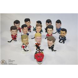 13 NHL PA 1998 HOCKEY FIGURES AND 1 HELMET.