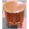 Image 1 : QUEEN ANNE STYLE ROUND END TABLE WITH 2 DOOR