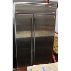 NEW JENN-AIR S/S SIDE BY SIDE FRIDGE