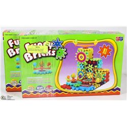 BUNDLE OF TWO 81PC FUNNY BRICKS BATTERY OPERATED