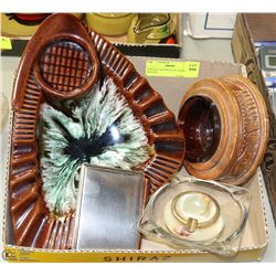 VINTAGE ASHTRASY & CIGARETTE HOLDER