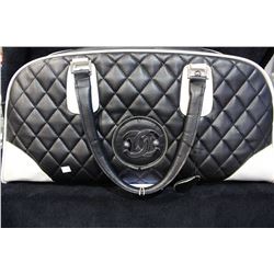 BLACK AND WHITE CHANEL HANDBAG